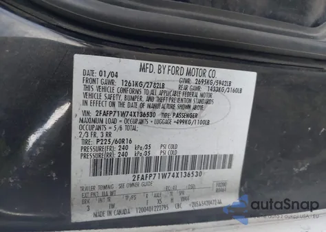 2004 Ford Crown Victoria Police z USA, uszkodzony, nr VIN 2FAFP71W74X136530